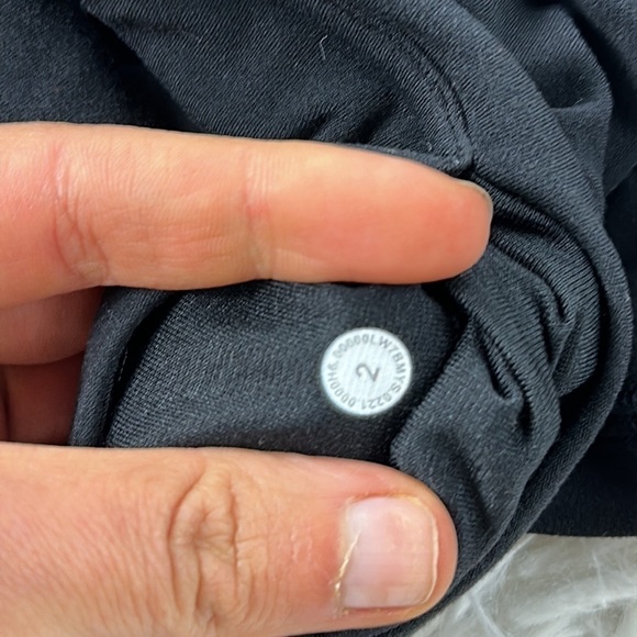 Lululemon Unlimit High Rise Short 8" *Mesh Black - Picture 5 of 5